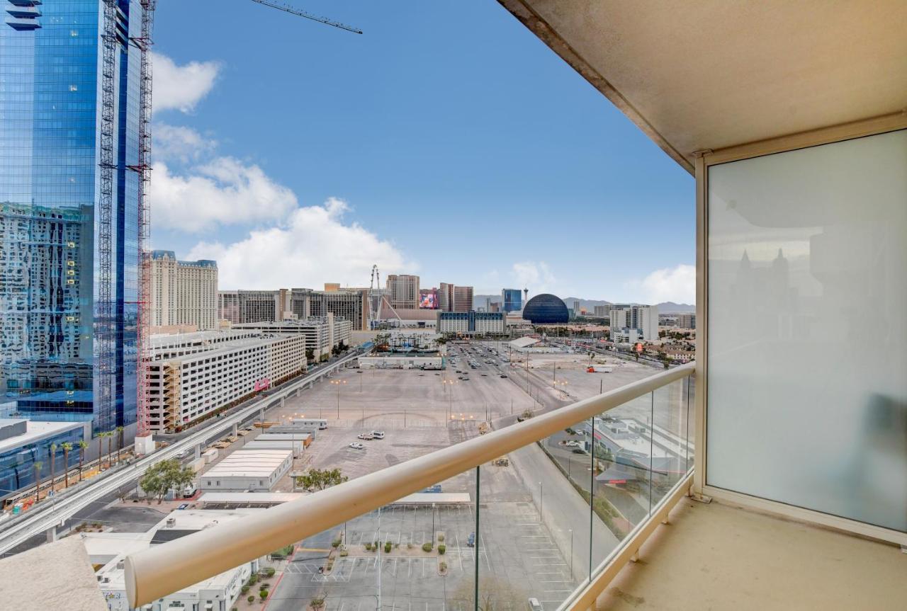 Balcony Full Strip View Suite Mgm Signature Free Valet Las Vegas Exterior foto